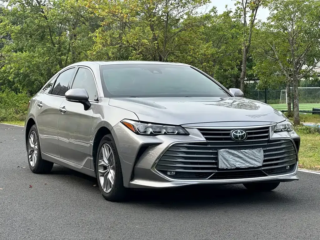 Toyota Avalon — фото 4