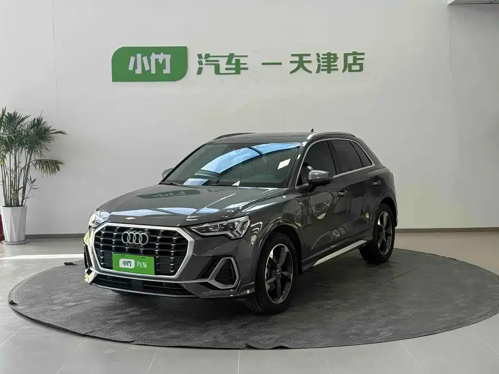 Audi Q3 — фото 1