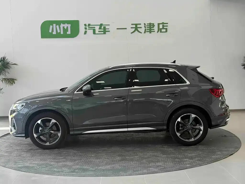 Audi Q3 — фото 10