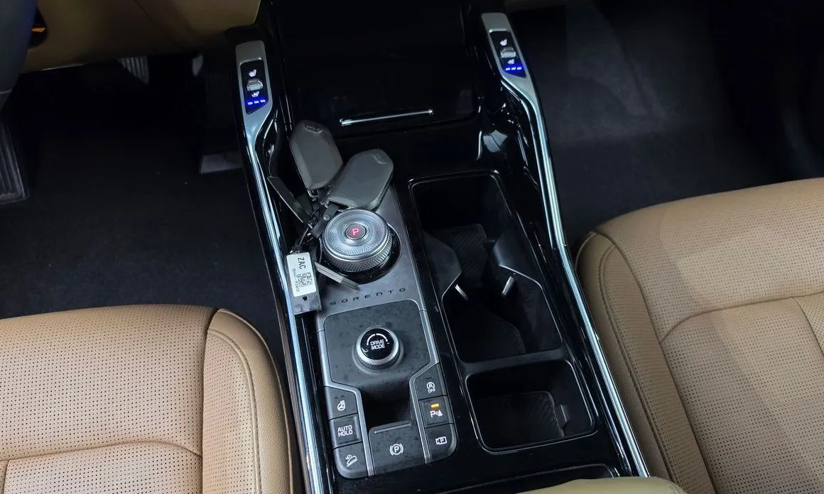 Kia Sorento — фото 7