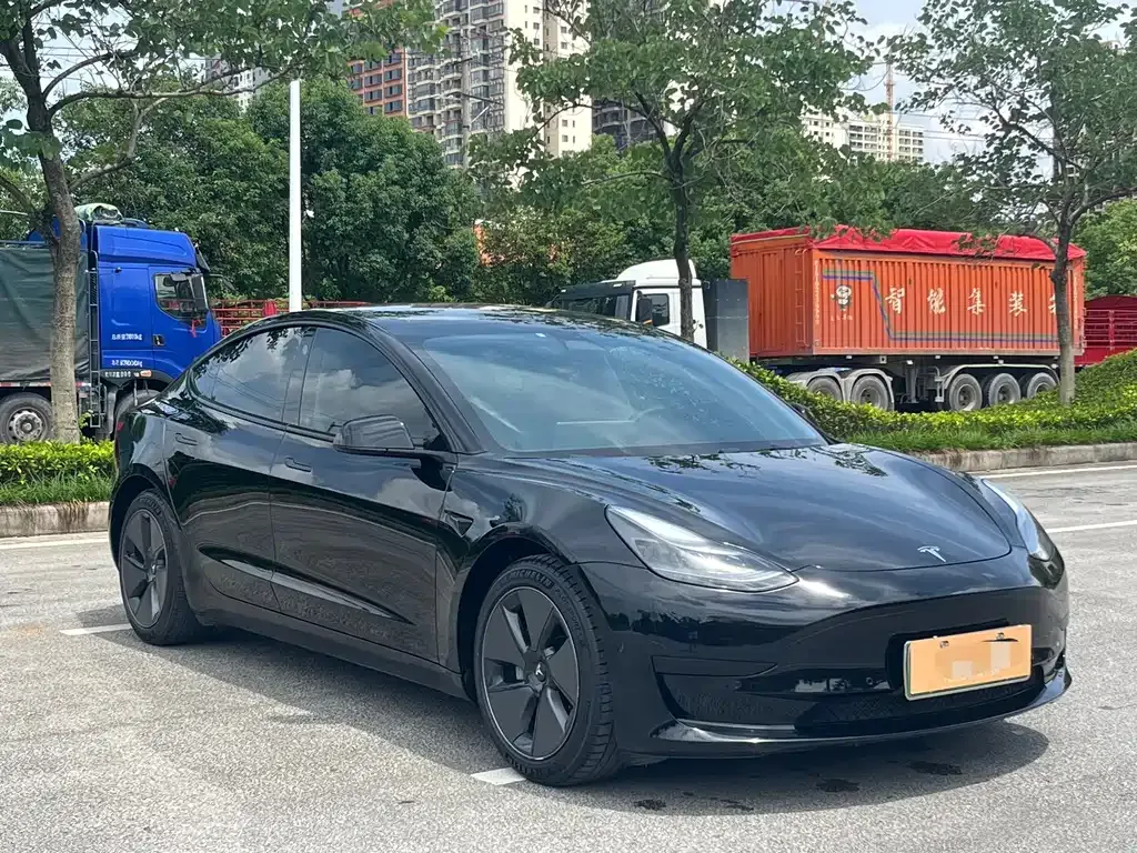 Tesla Model 3 — фото 5