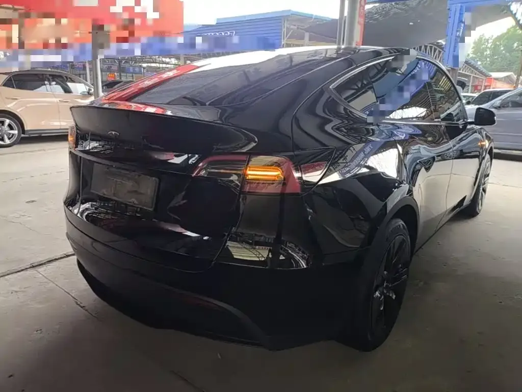 Tesla Model Y — фото 4