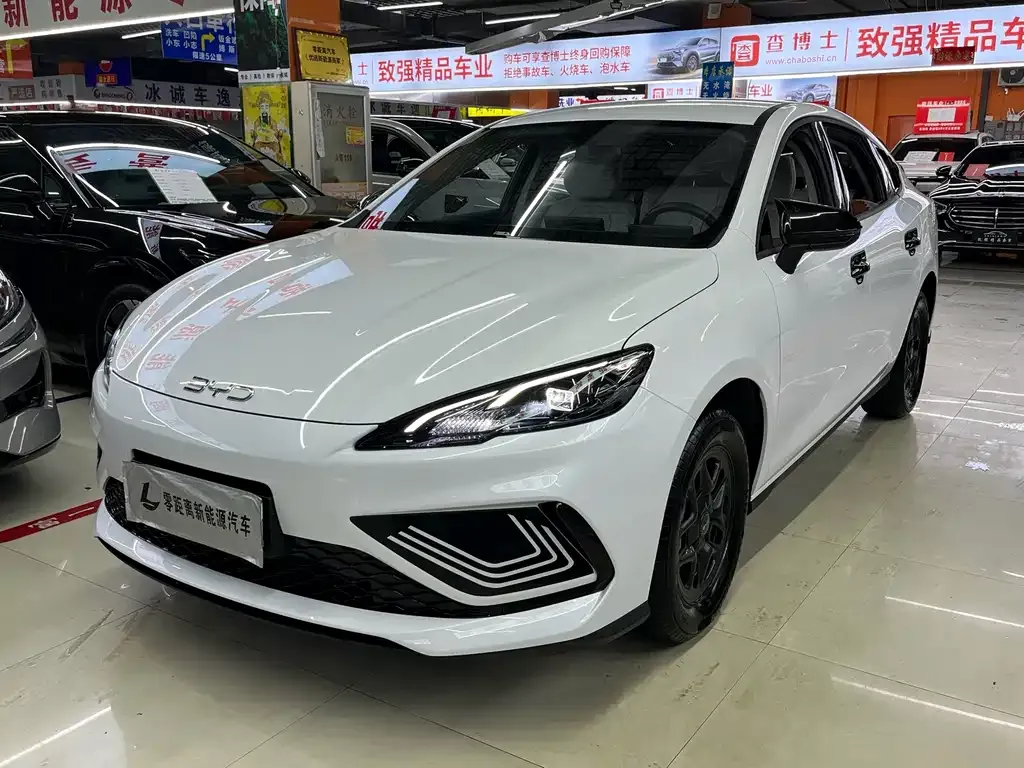 BYD Seal 05 DM-i — фото 3