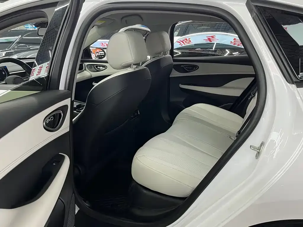 BYD Seal 05 DM-i — фото 4
