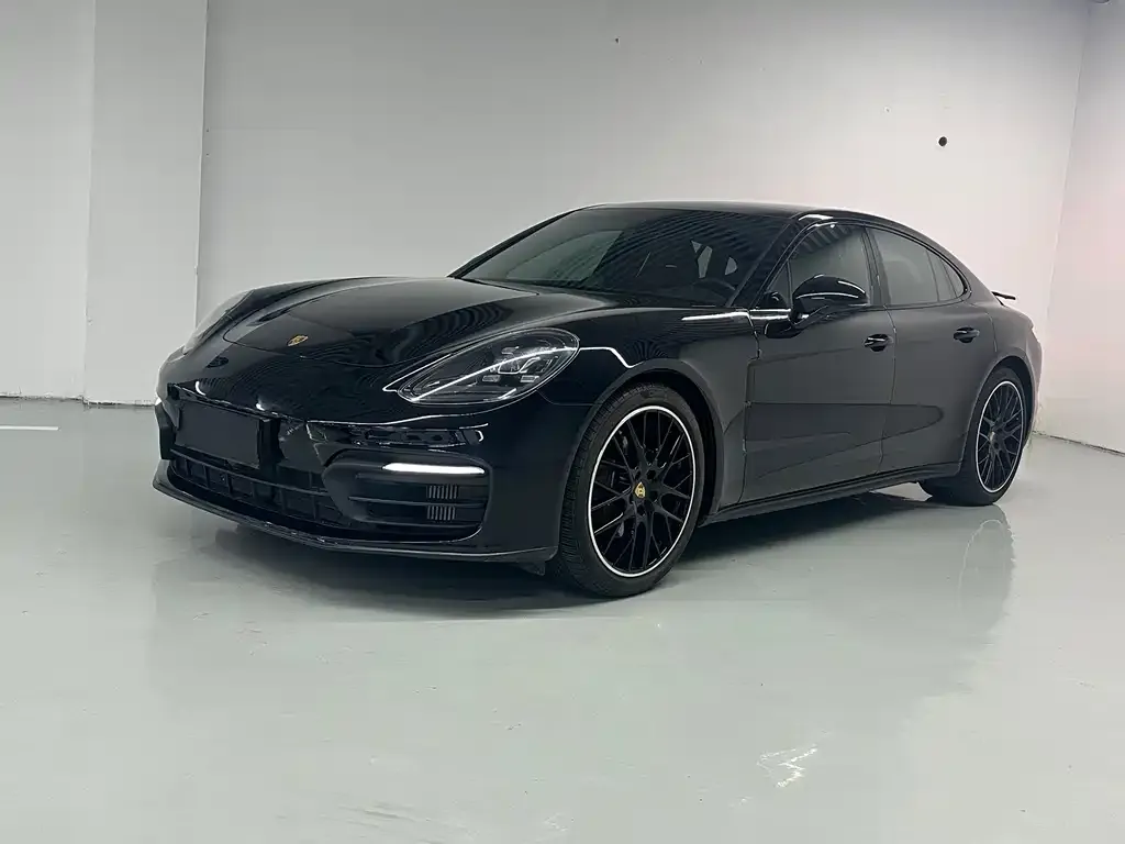 Porsche Panamera — фото 1