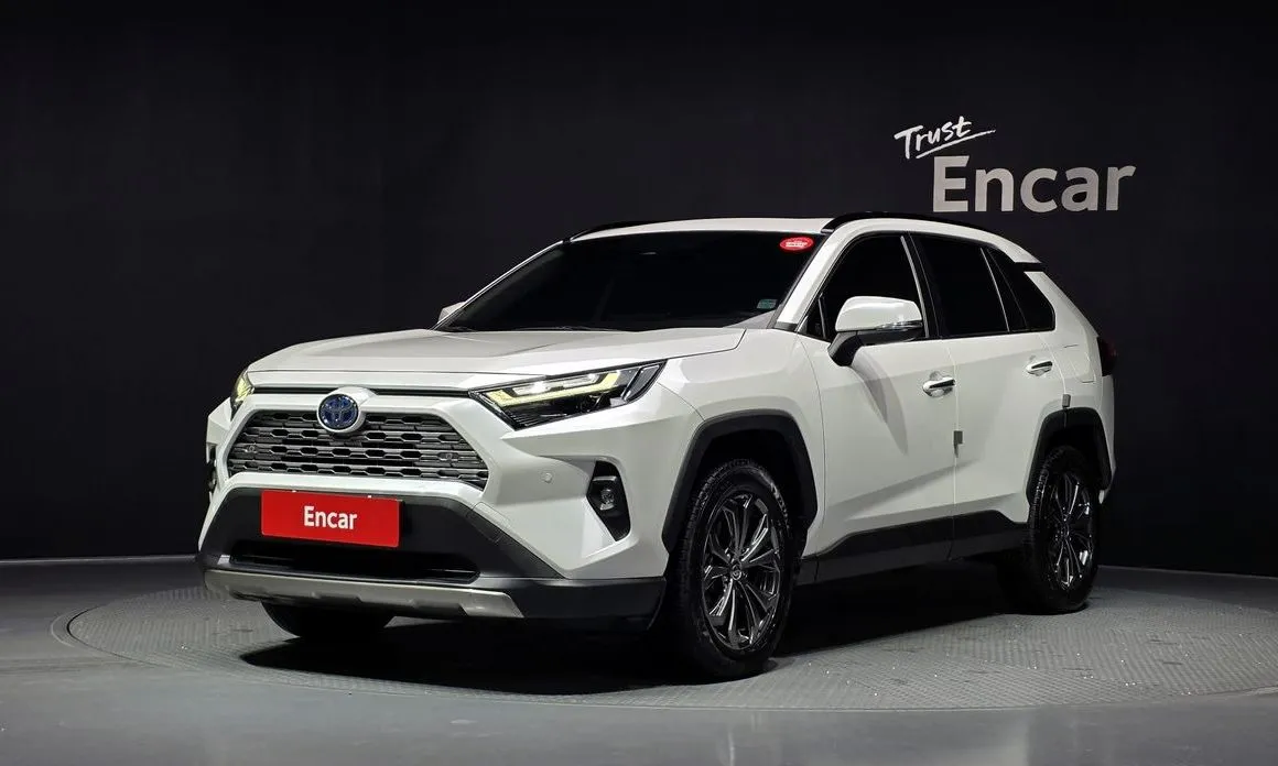Toyota RAV4 — фото 1