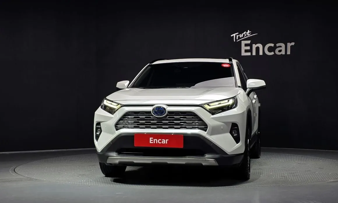 Toyota RAV4 — фото 5