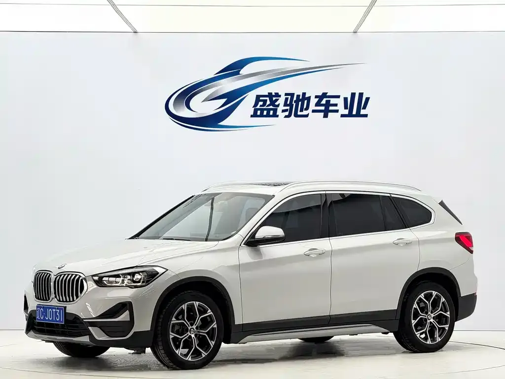 BMW X1 — фото 1