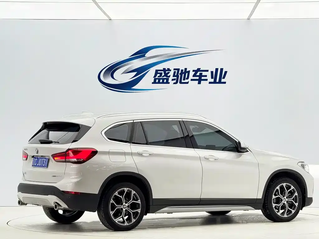 BMW X1 — фото 10