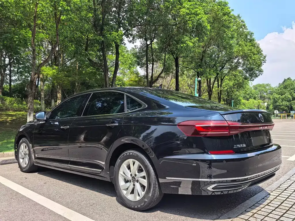 Volkswagen Passat — фото 5