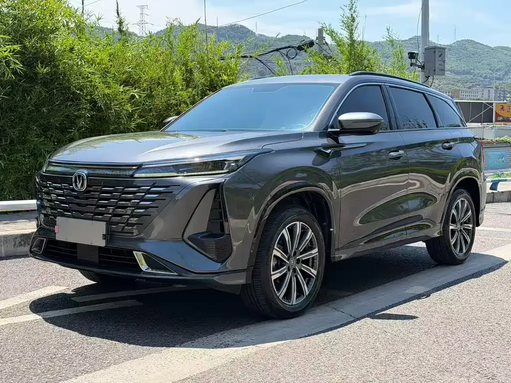 Changan CS75PLUS — фото 1