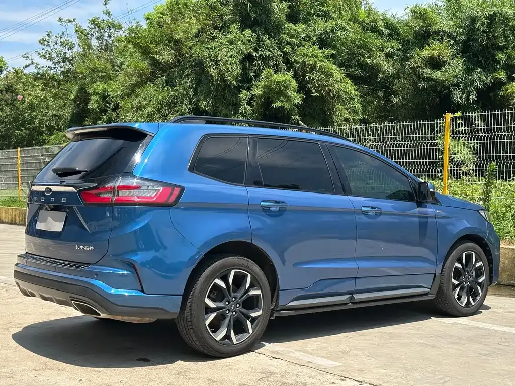 Ford Edge — фото 5