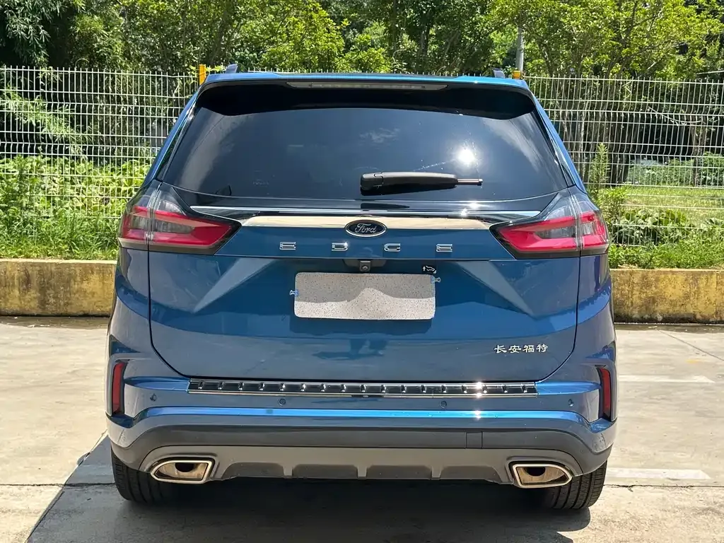 Ford Edge — фото 10