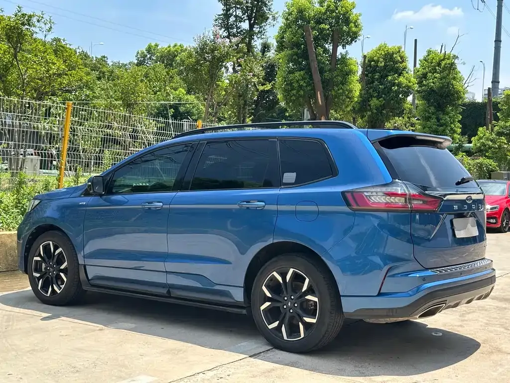 Ford Edge — фото 9