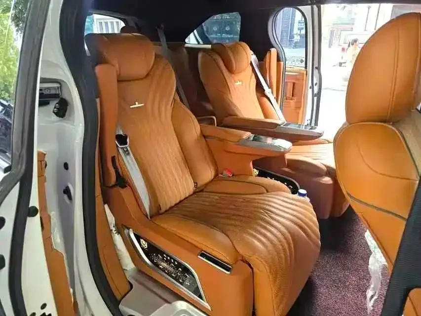 Toyota Sienna — фото 4