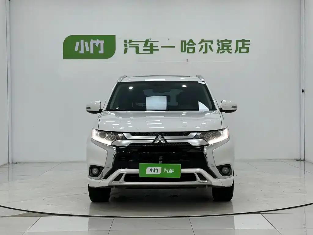 Mitsubishi Outlander — фото 3