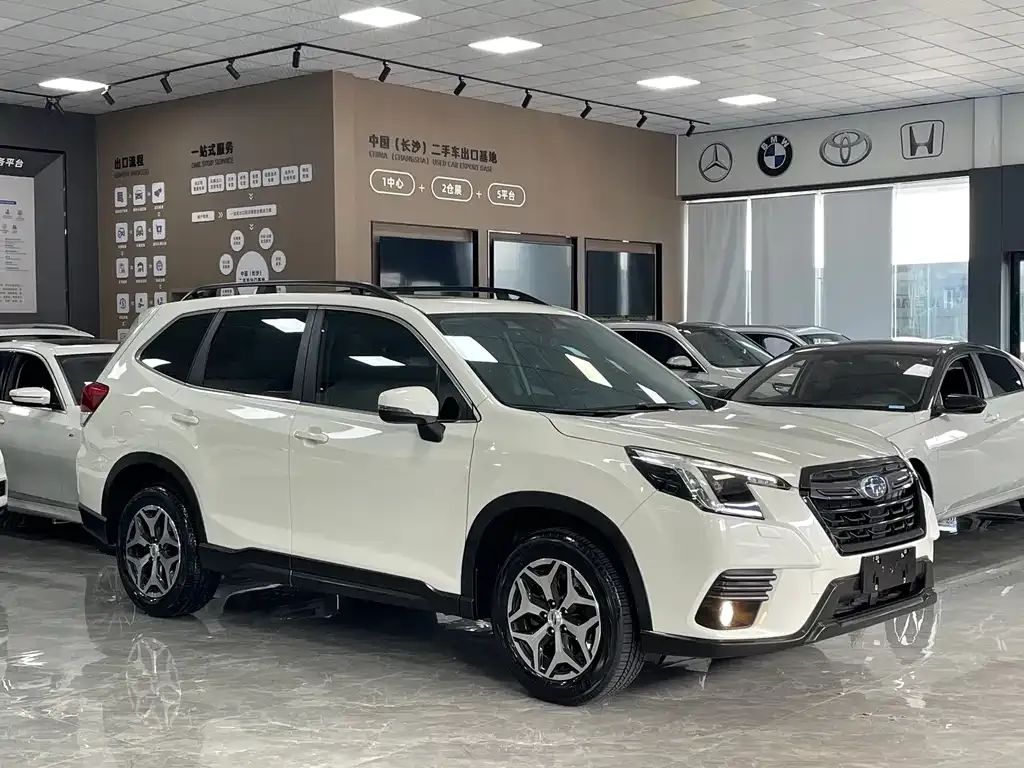 Subaru Forester — фото 8