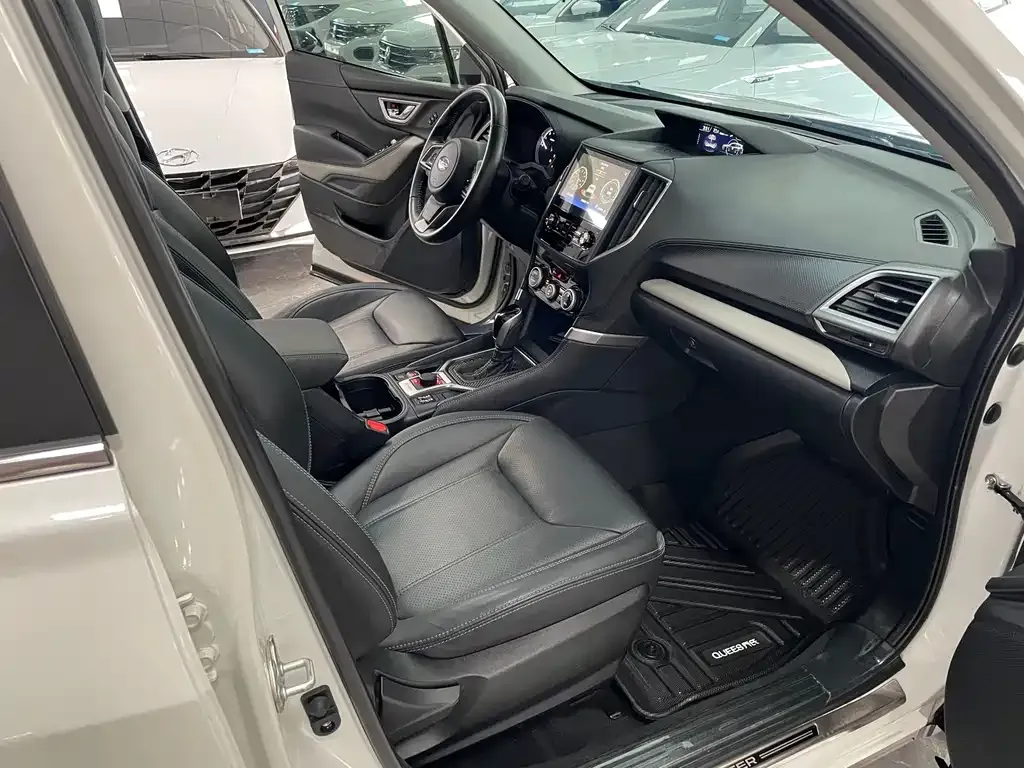 Subaru Forester — фото 6