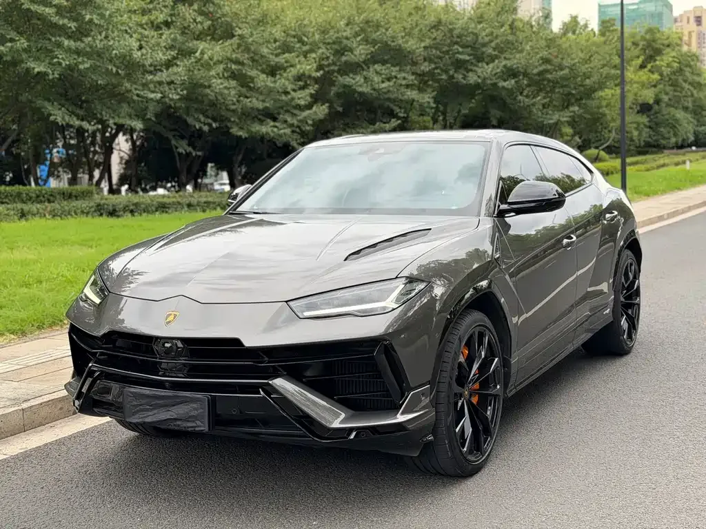 Lamborghini Urus — фото 1