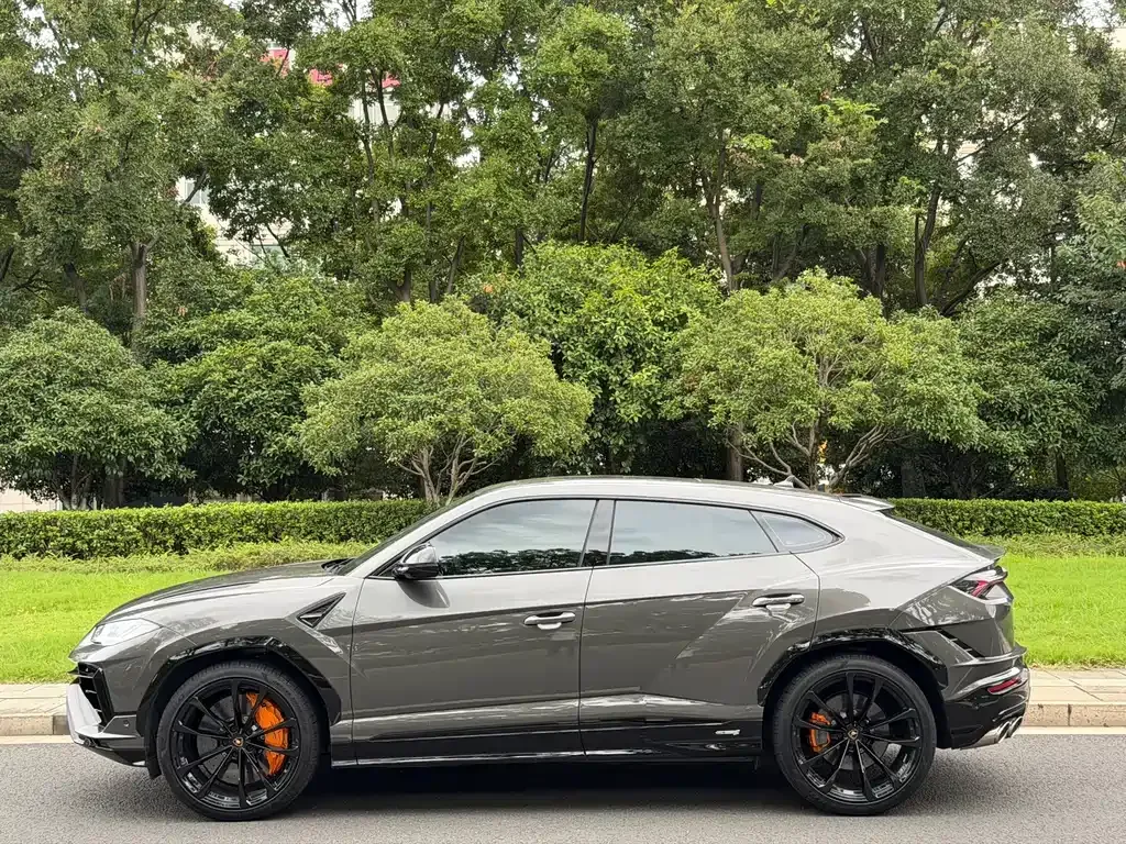 Lamborghini Urus — фото 9