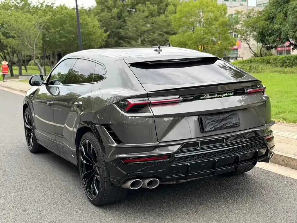 Lamborghini Urus — фото 8