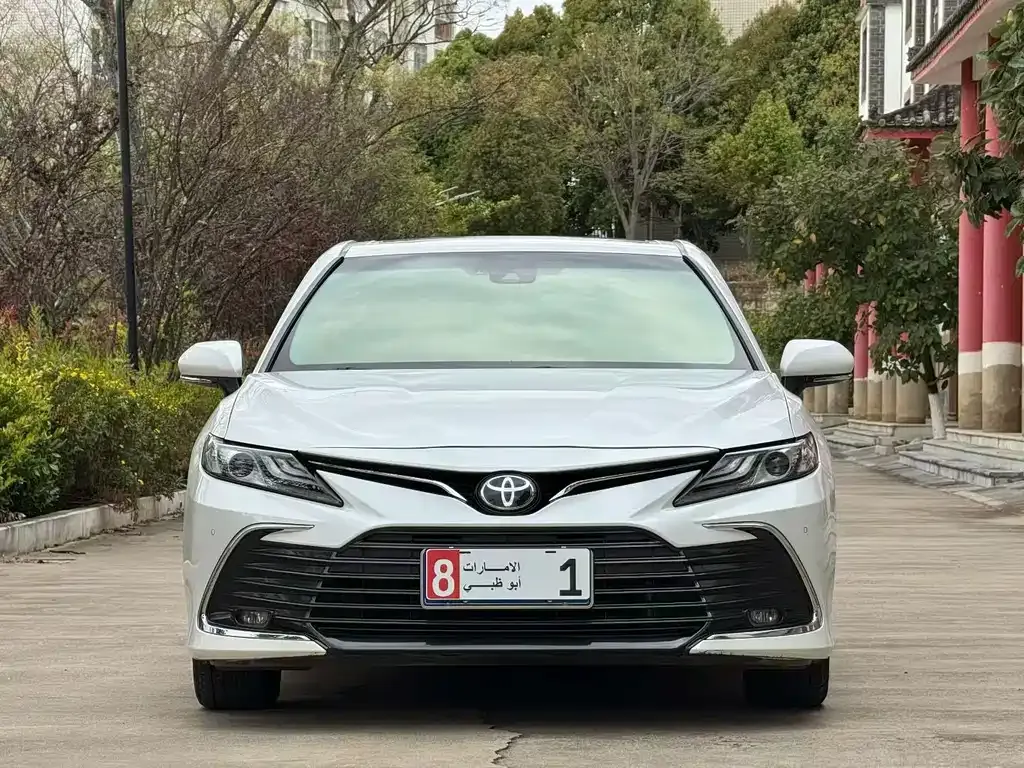 Toyota Camry — фото 3