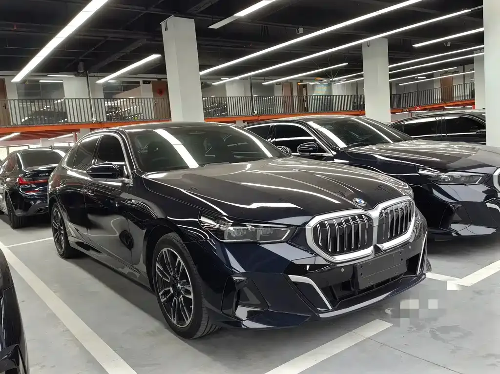 BMW 5 Series — фото 10
