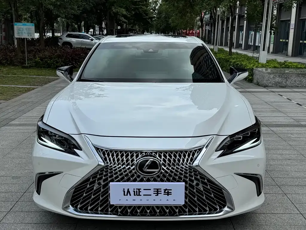 Lexus ES — фото 7