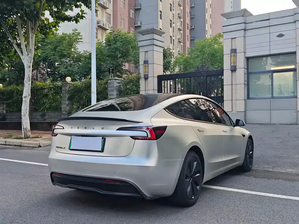 Tesla Model 3 — фото 6