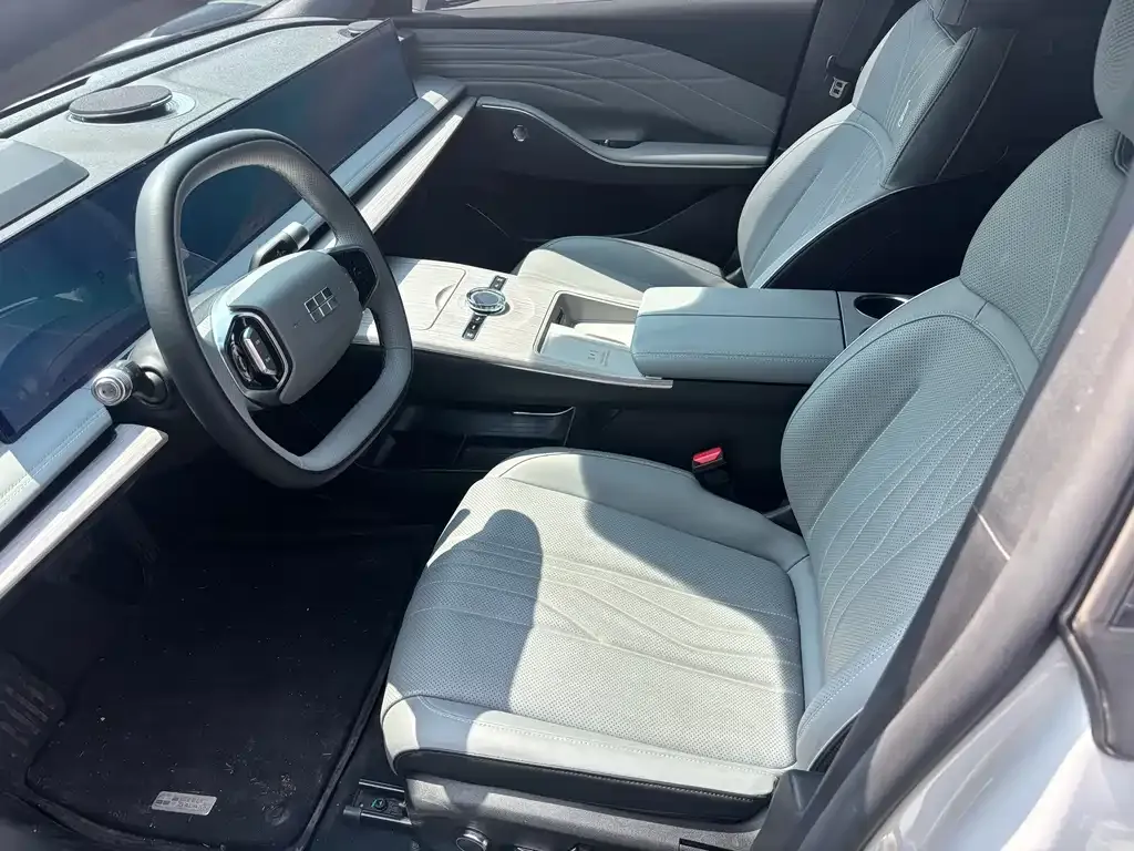 Geely Galaxy E8 — фото 3