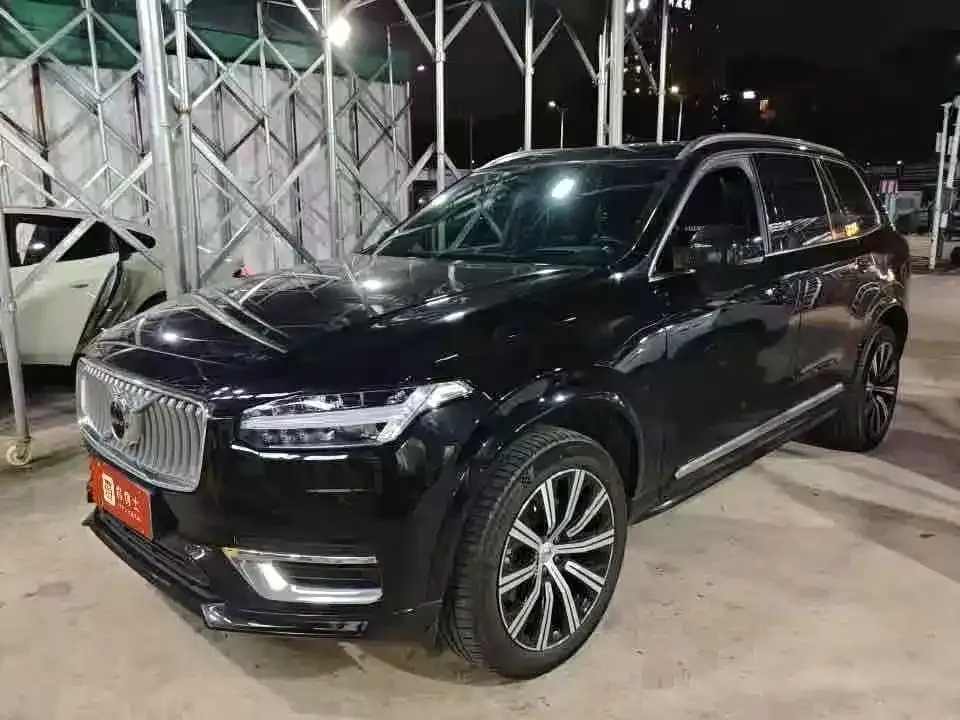 Volvo XC90 — фото 1