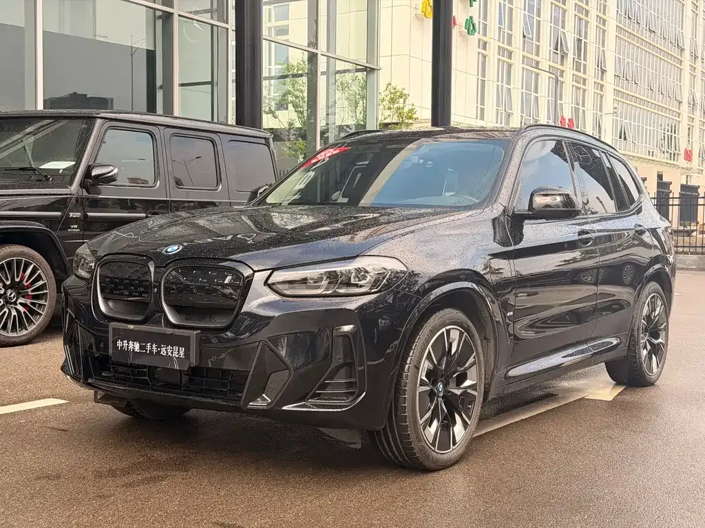 BMW iX3 — фото 8