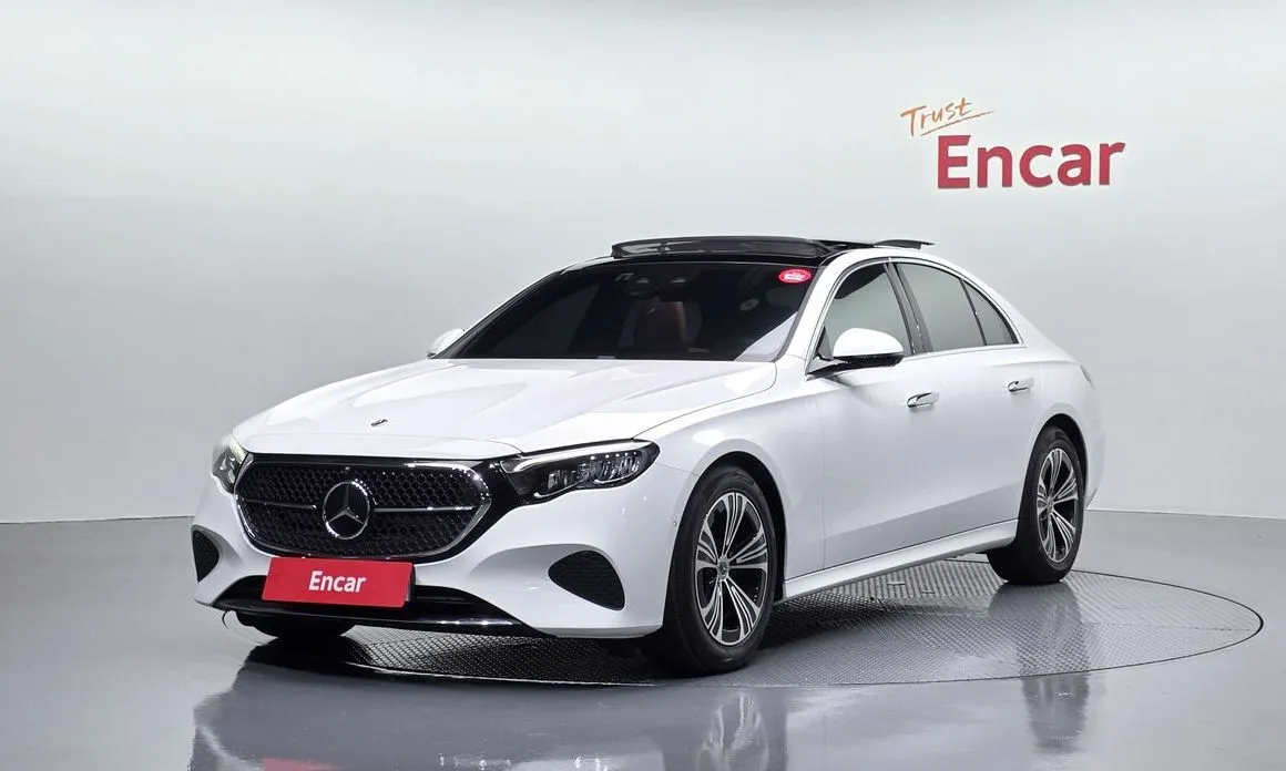 Mercedes-Benz E-Class — фото 1