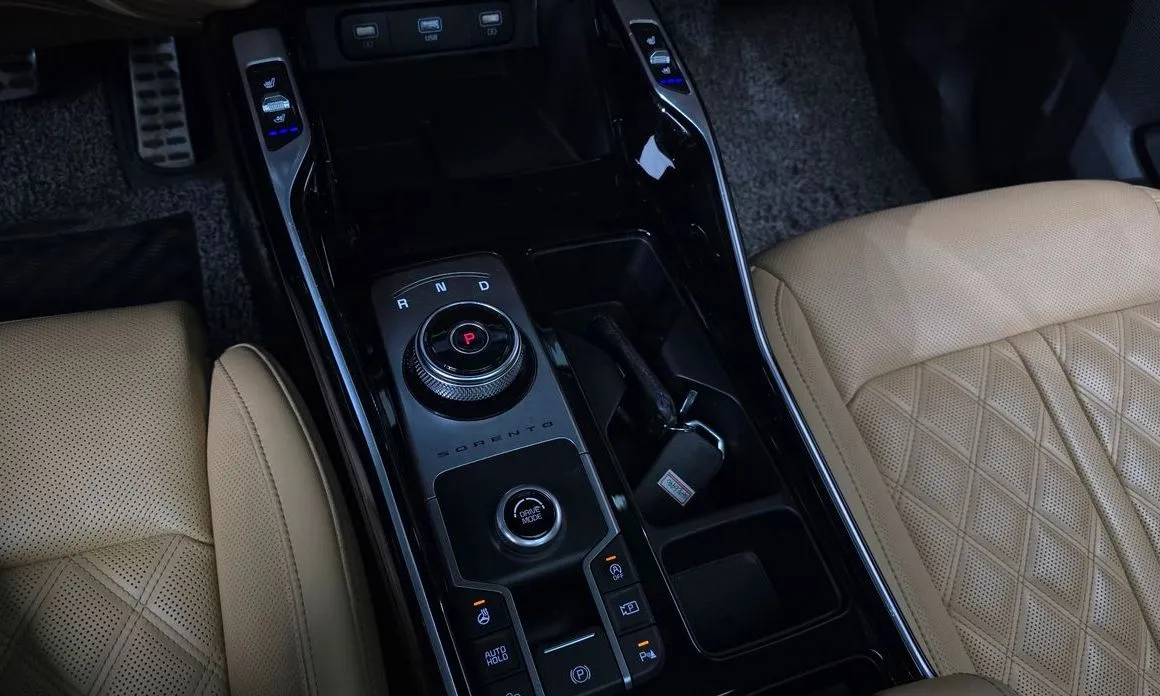 Kia Sorento — фото 7