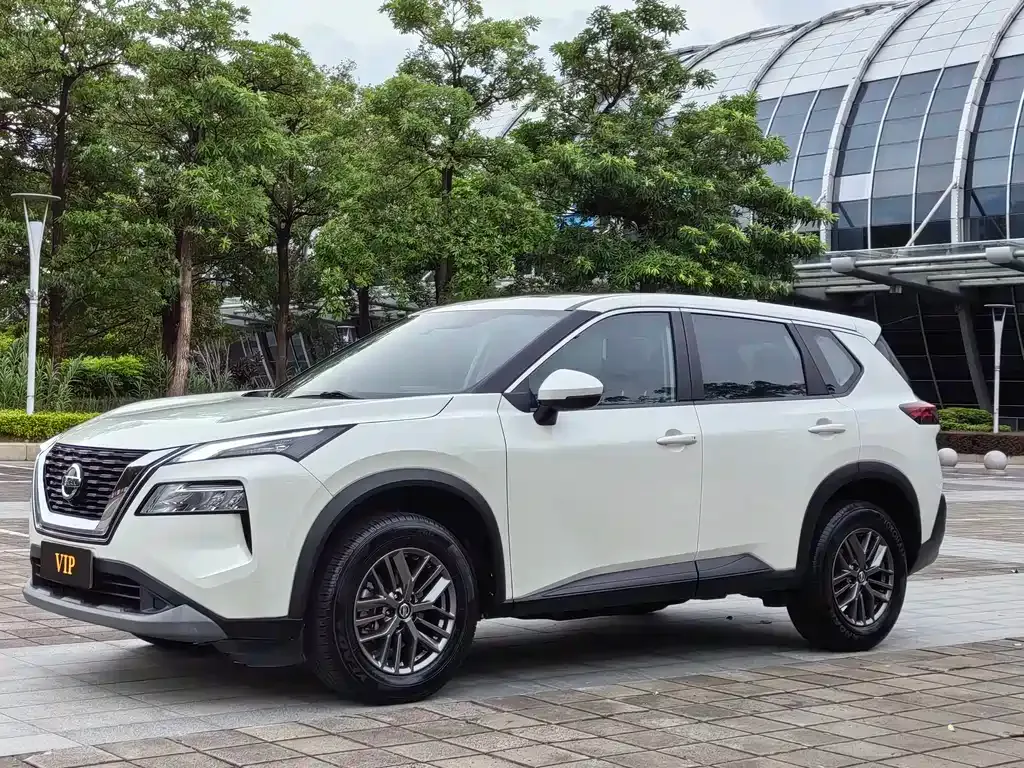 Nissan X-Trail — фото 1