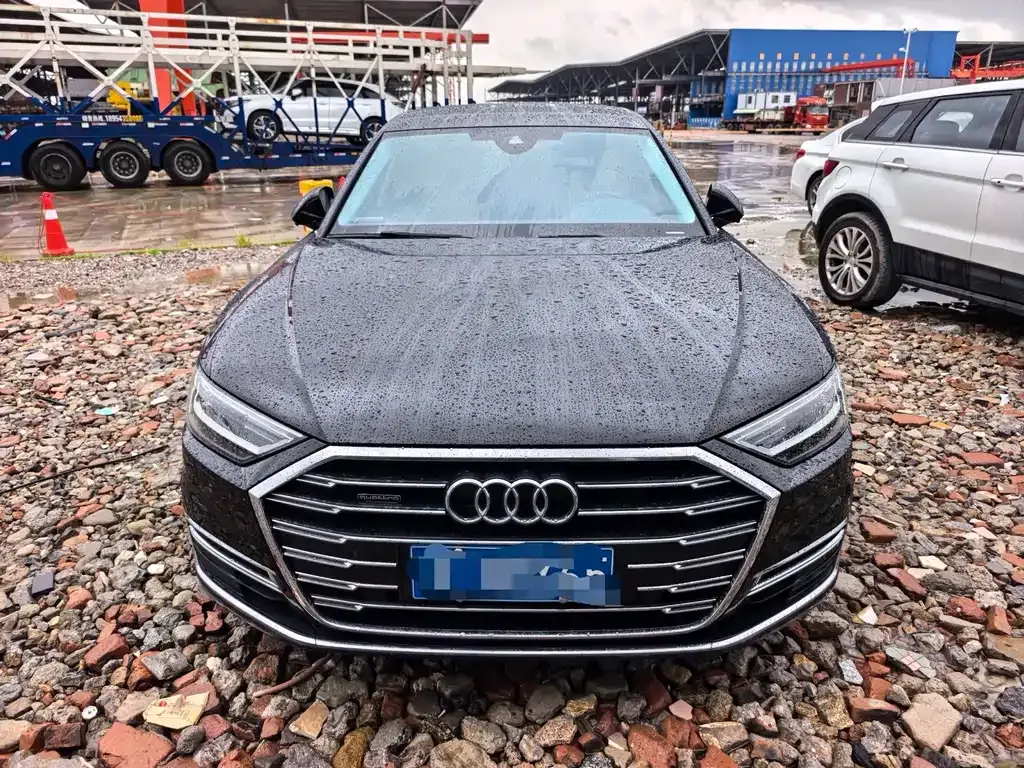Audi A8 — фото 7