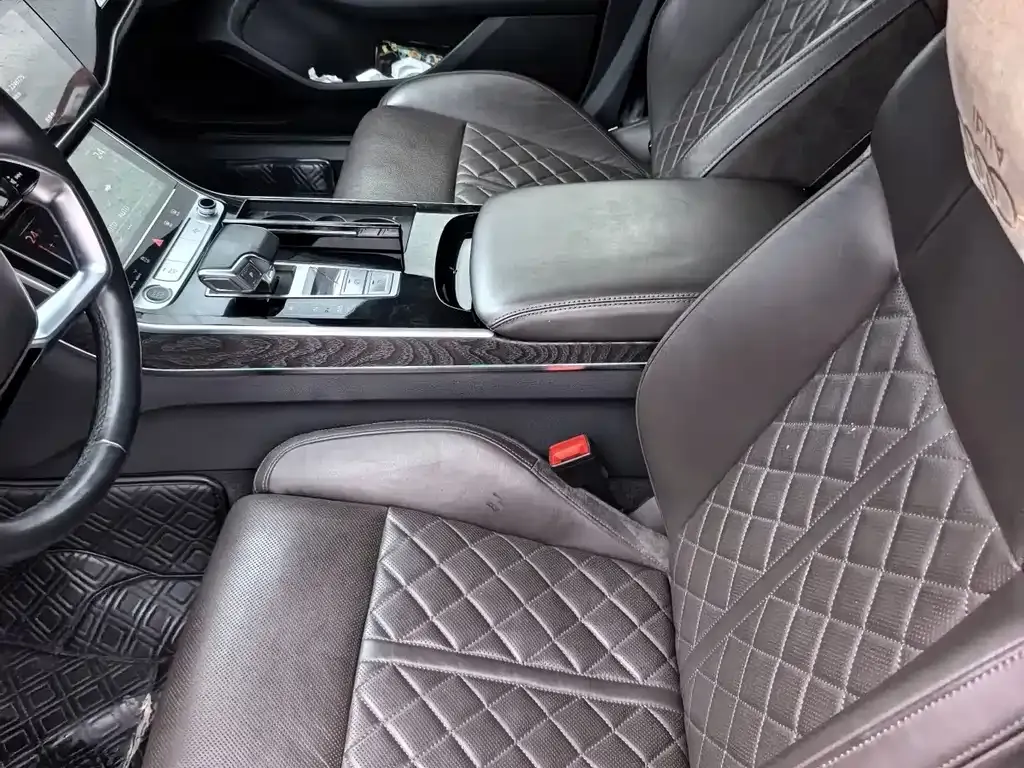 Audi A8 — фото 5