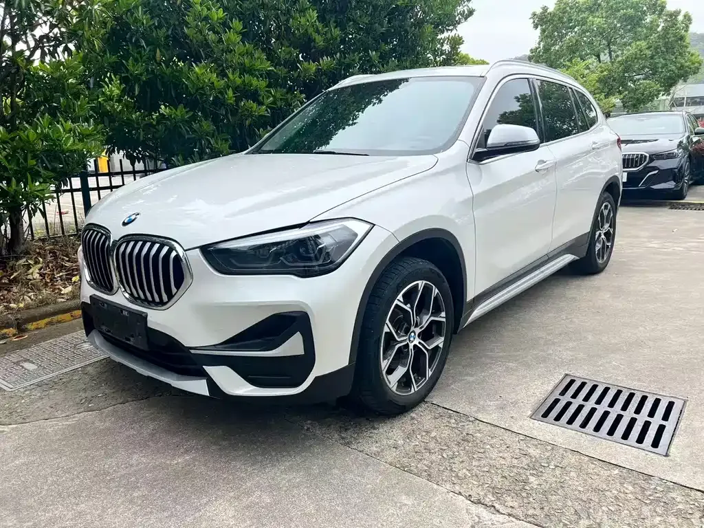 BMW X1 — фото 1