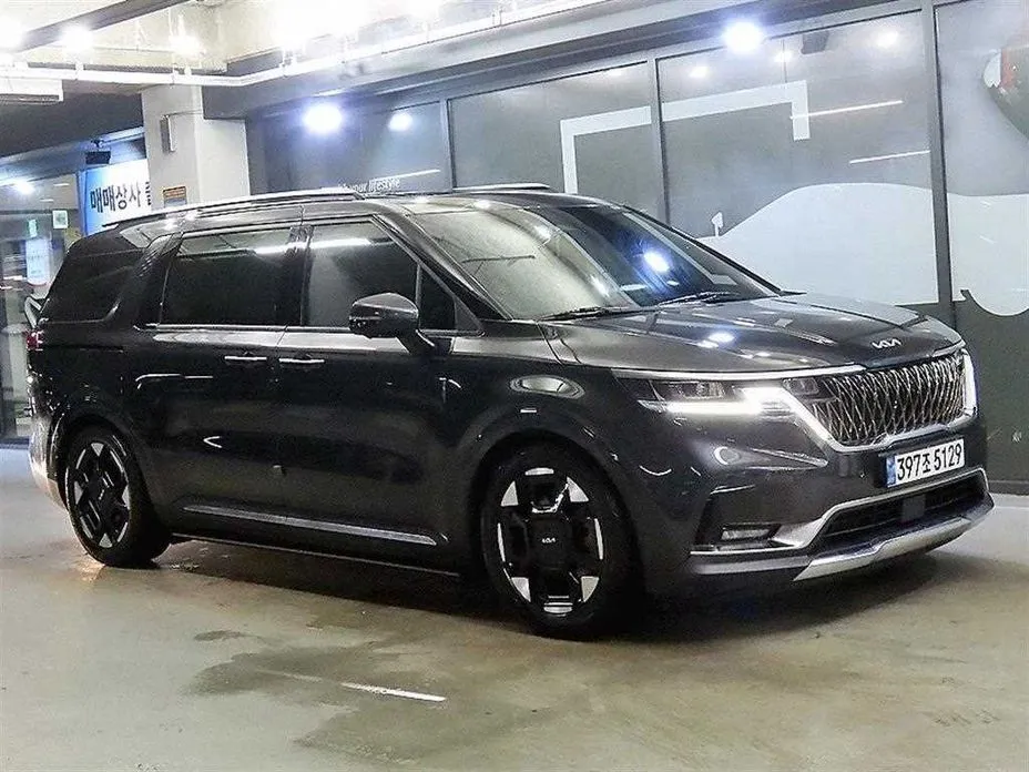Kia Carnival — фото 1