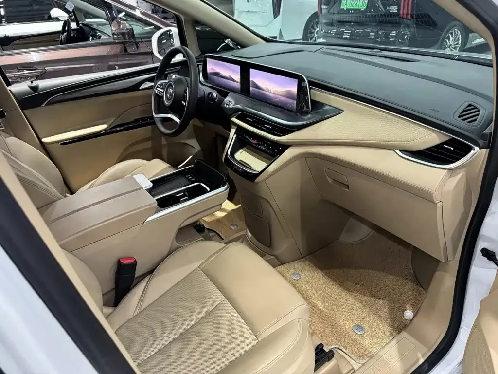 Buick GL8 Hybrid — фото 6