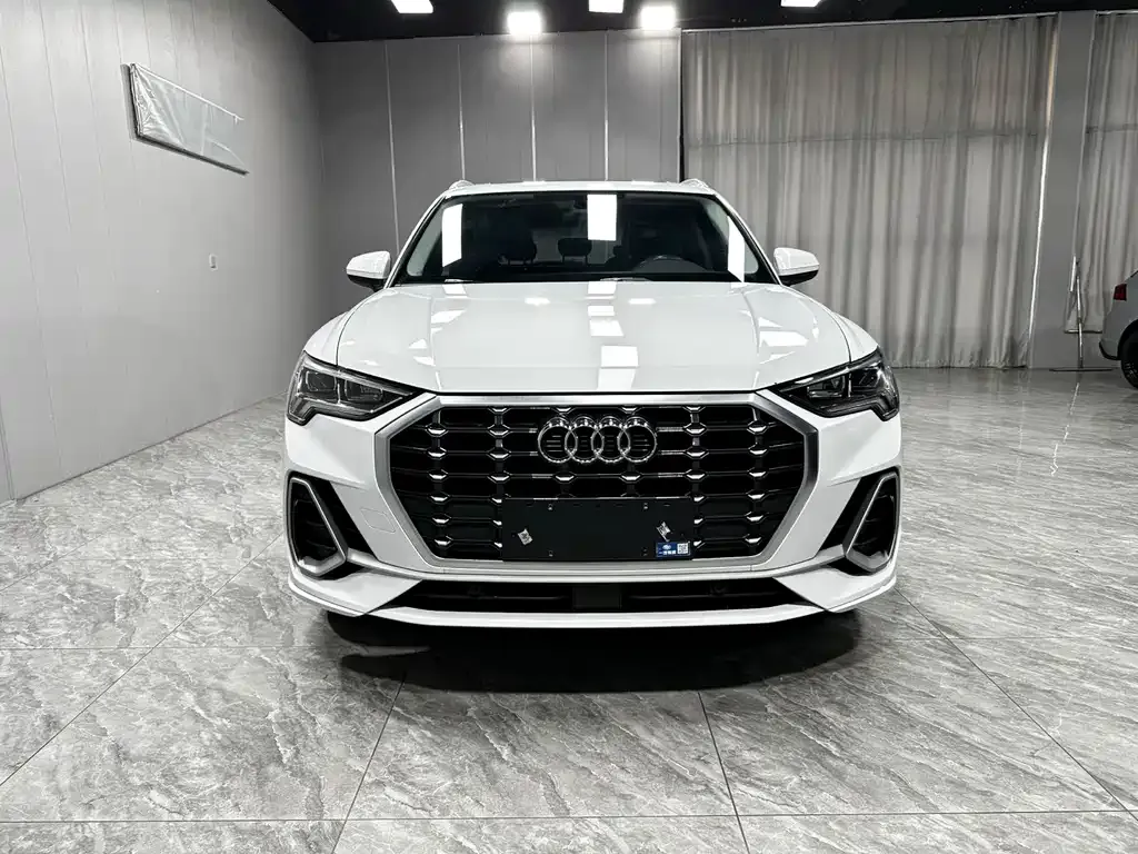 Audi Q3 — фото 6