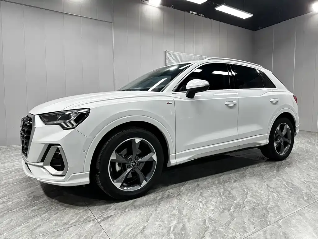 Audi Q3 — фото 10