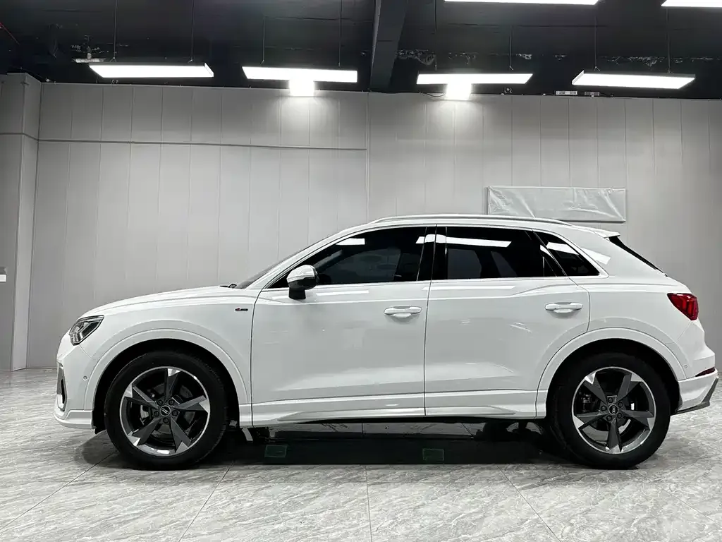 Audi Q3 — фото 5