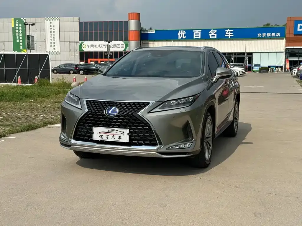 Lexus RX — фото 1