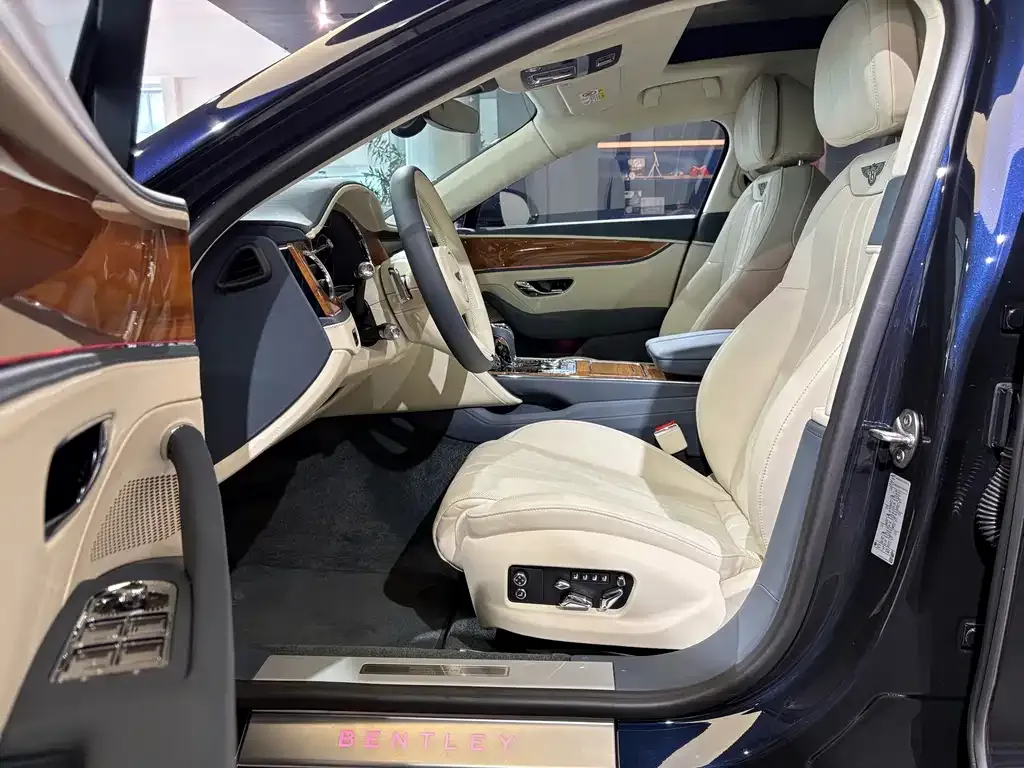 Bentley Flying Spur — фото 2