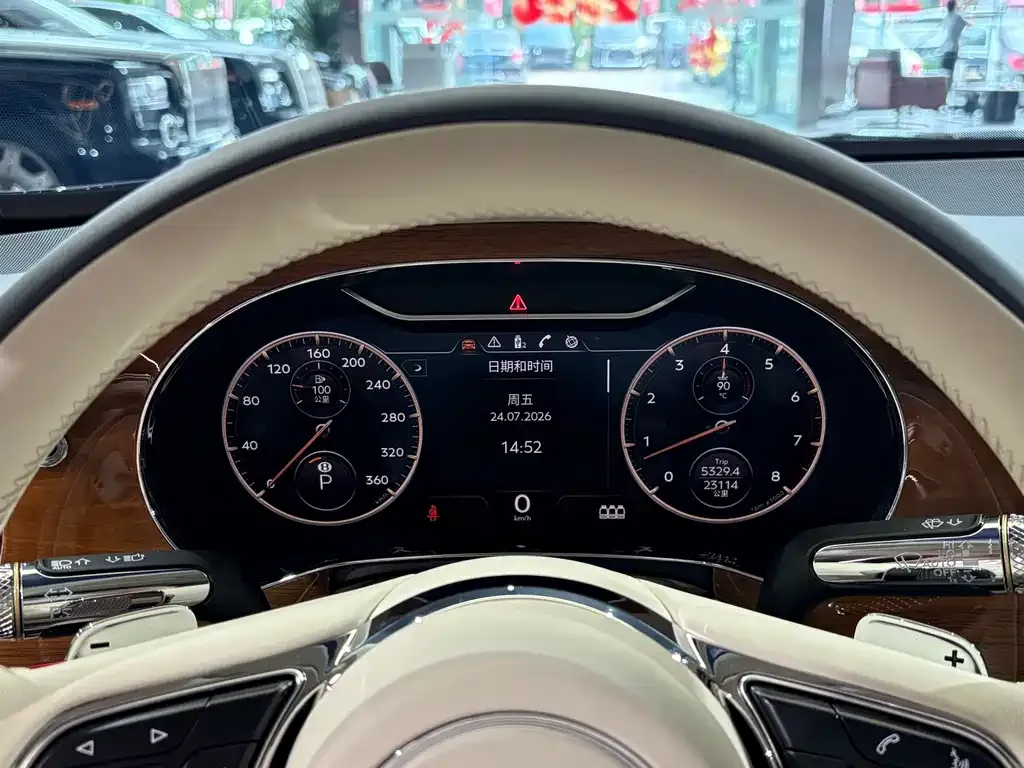 Bentley Flying Spur — фото 6