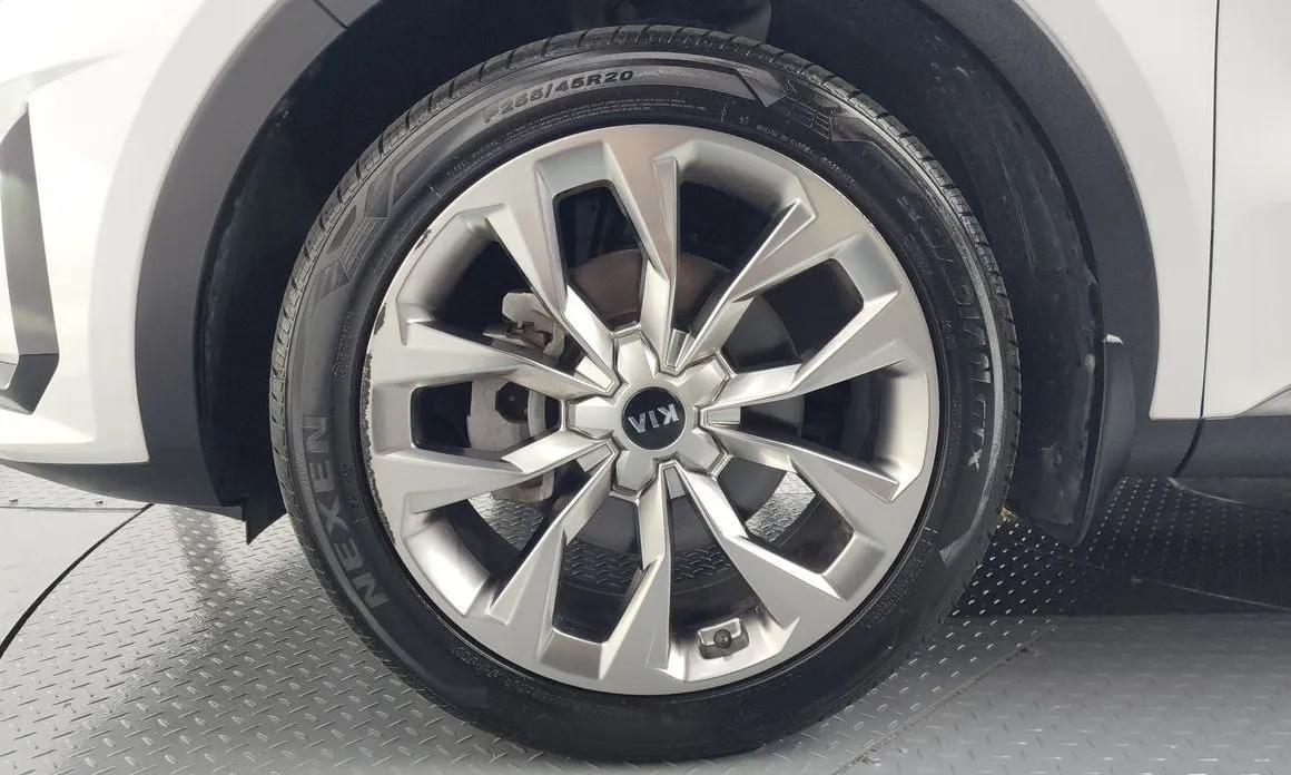 Kia Sorento — фото 8