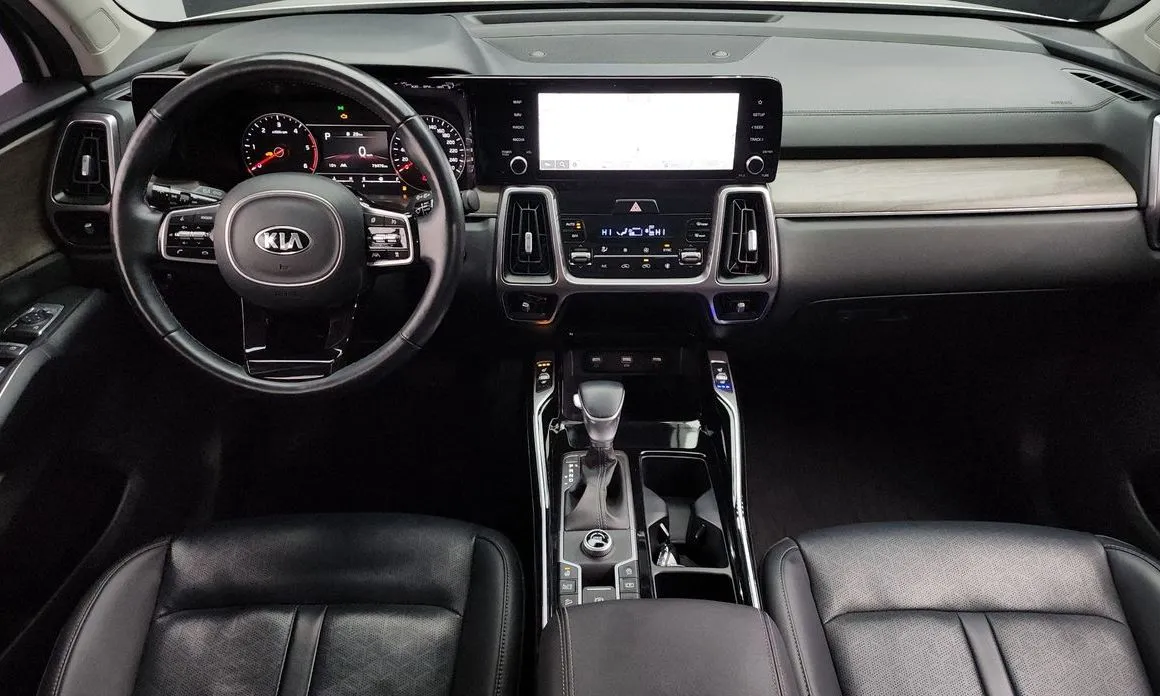 Kia Sorento — фото 9