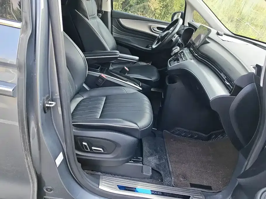 Roewe iMAX8 — фото 2