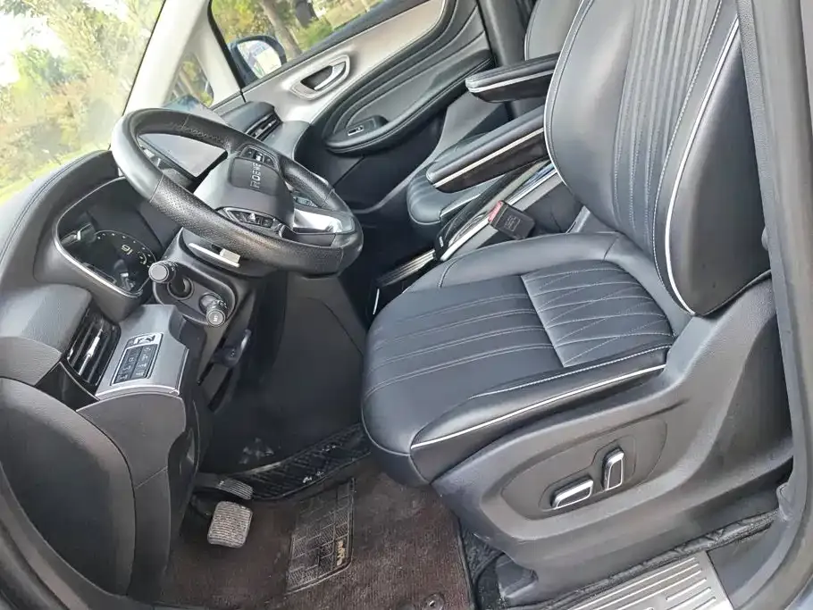 Roewe iMAX8 — фото 5
